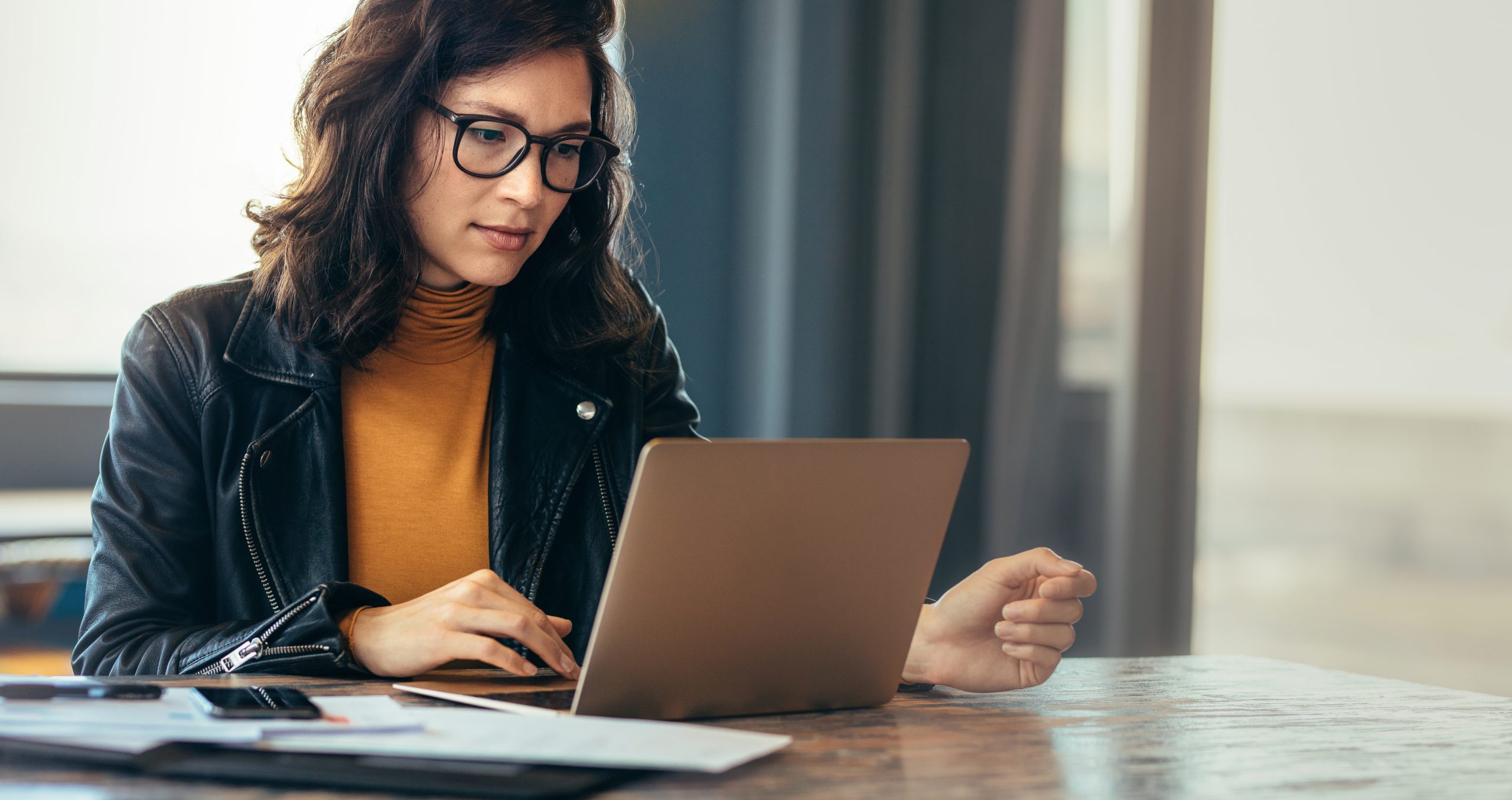 Asian,ผู้หญิง,ทำงาน,แล็ปท็อป,ธุรกิจ,ผู้หญิง,ไม่ว่าง,ทำงาน,บน,แล็ปท็อป